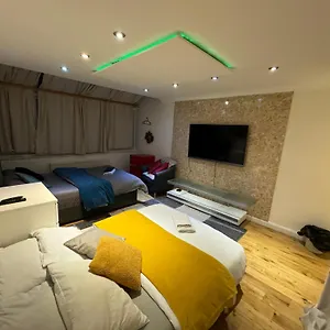 Cozy Near Guest house
