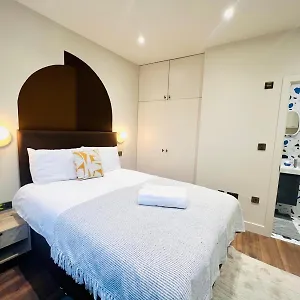 https://luxury-flat-for-a-memorable-stay-in.brighton-hotels-england.com